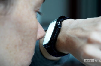 A use navigates their Apple Watch Series 10 using their nose.