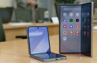 The partially folded Samsung Galaxy Z Flip 6 and Galaxy Z Fold 6.