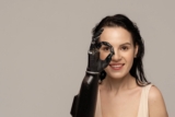 Revolutionary prosthetic hand lets wearer really feel cold and hot