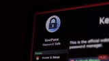 This Faux Password Supervisor Reminds You to Watch The place You Obtain From